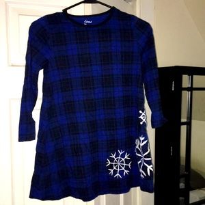 Leveret Girls size 8 blue plaid dress with snowflake detail